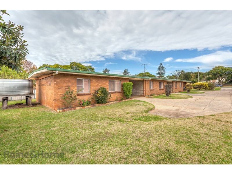 285 James Street, Newtown QLD 4350
