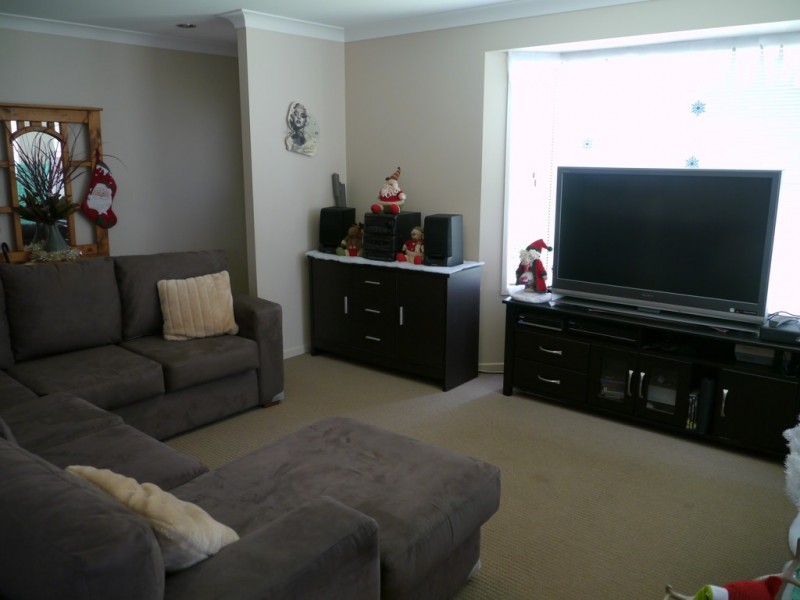 2 Walls Drive, Kearneys Spring QLD 4350