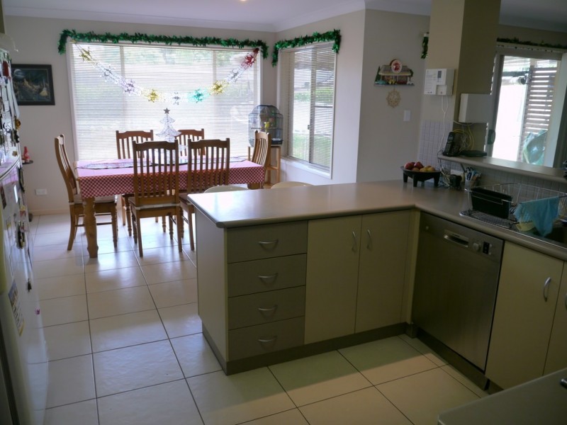 2 Walls Drive, Kearneys Spring QLD 4350