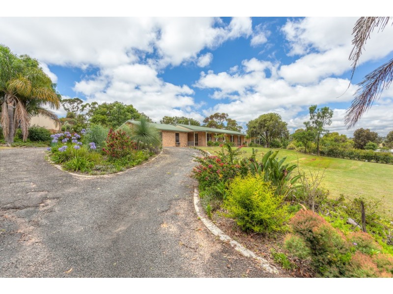 40 Valley View Drive, Meringandan West QLD 4352