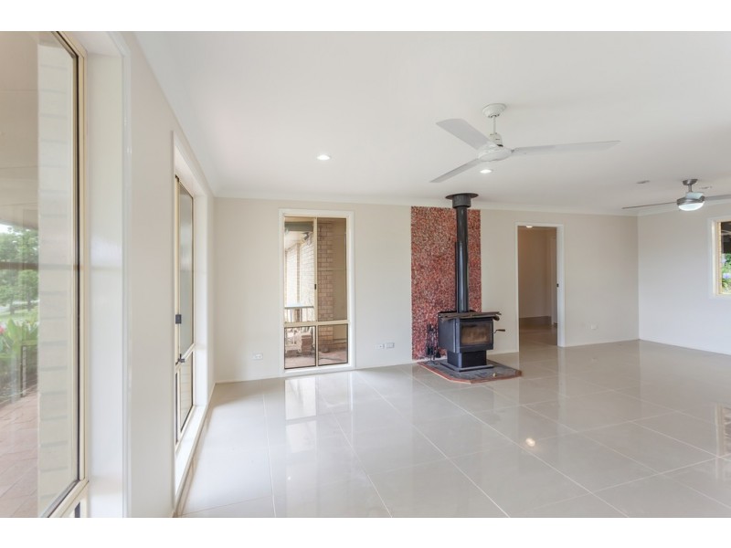 40 Valley View Drive, Meringandan West QLD 4352