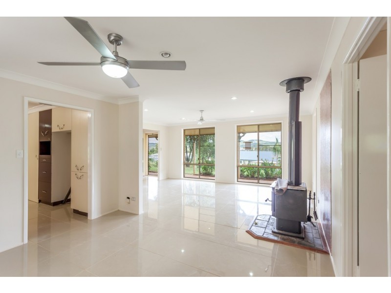 40 Valley View Drive, Meringandan West QLD 4352