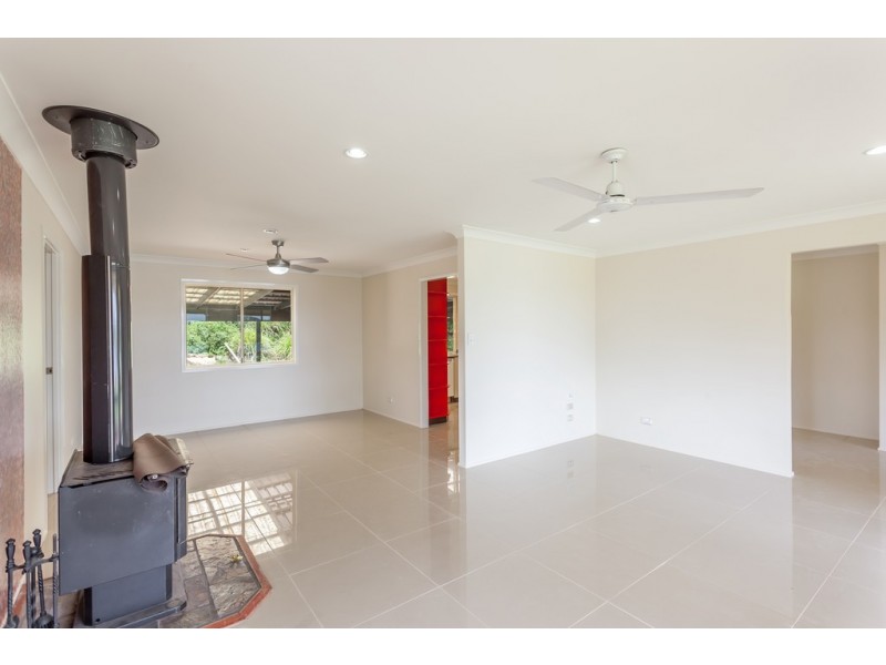 40 Valley View Drive, Meringandan West QLD 4352