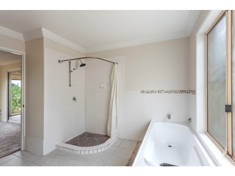 40 Valley View Drive, Meringandan West QLD 4352