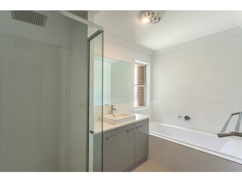 1/17 Sidney Street, North Toowoomba QLD 4350