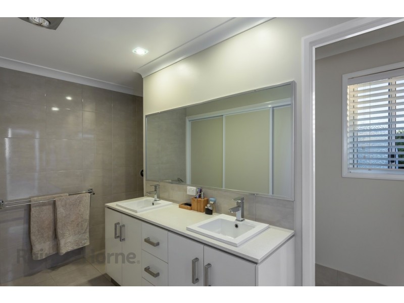 4 Roy Close, Westbrook QLD 4350