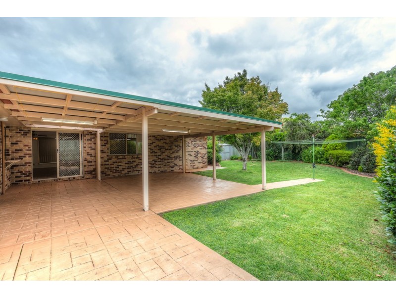 22 Dandelion Drive, Middle Ridge QLD 4350
