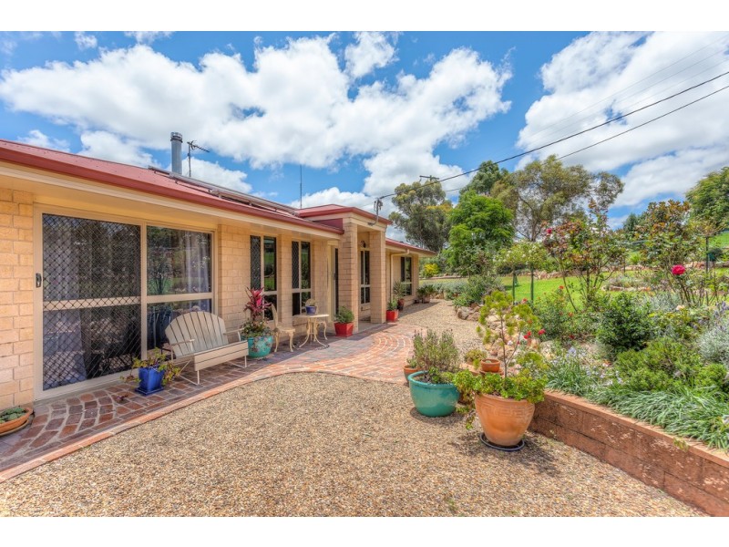 1 Lake Drive, Meringandan QLD 4352