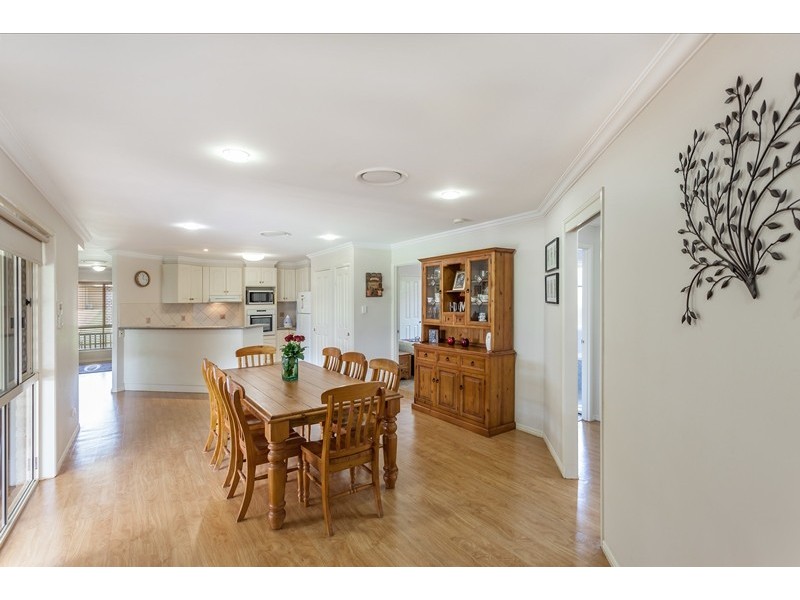 7 Paulene Crescent, Kearneys Spring QLD 4350