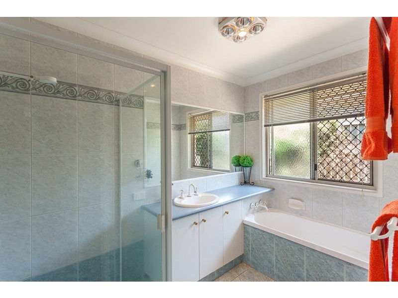 7 Paulene Crescent, Kearneys Spring QLD 4350