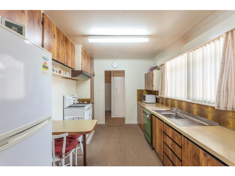 9 Catto Street, Centenary Heights QLD 4350