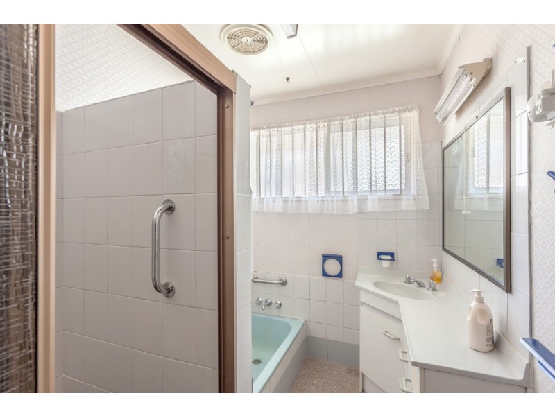 9 Catto Street, Centenary Heights QLD 4350