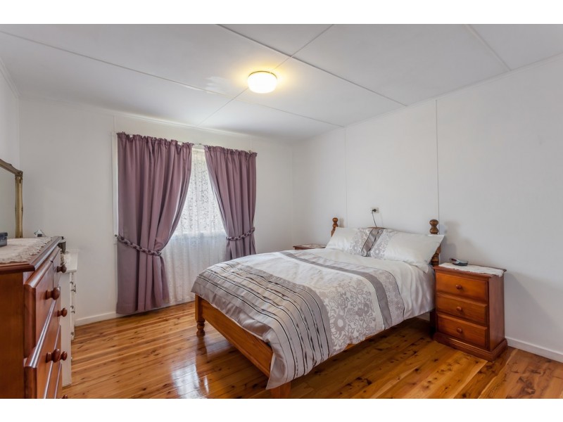 2B Jonathan Street, Rockville QLD 4350