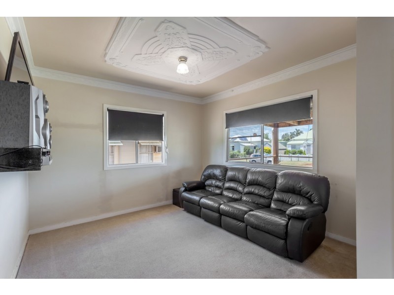 3 Gatfield Street, Newtown QLD 4350