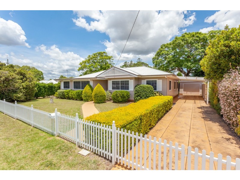 2 Stehn Street, Harristown QLD 4350