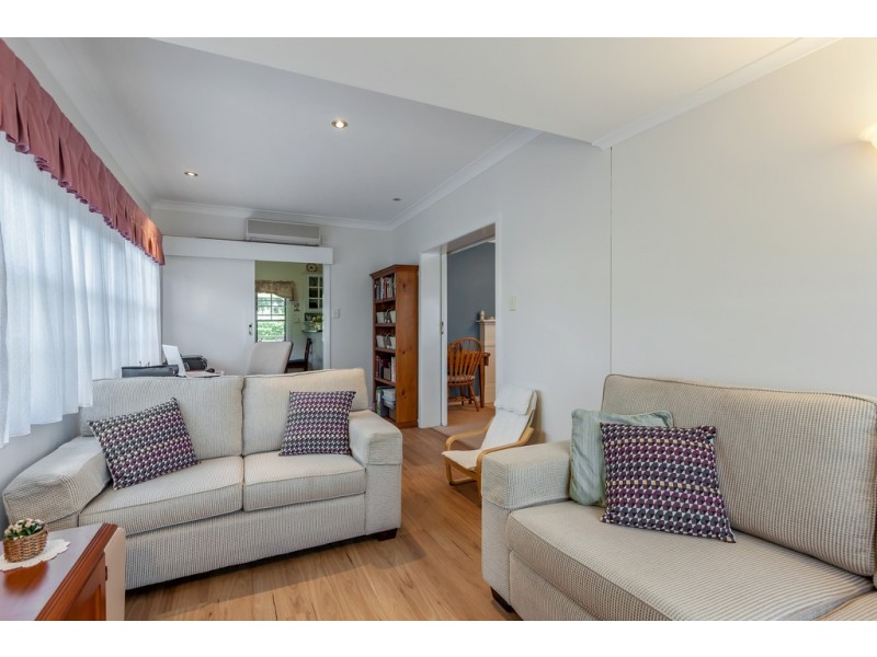 2 Stehn Street, Harristown QLD 4350