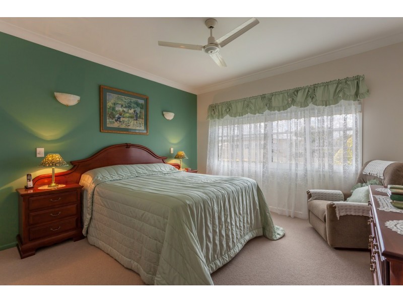 2 Stehn Street, Harristown QLD 4350