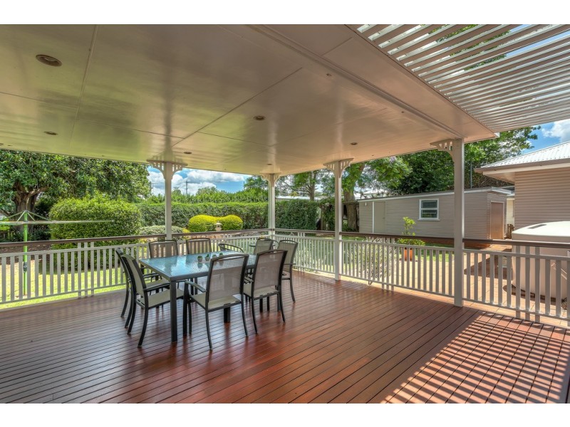 2 Stehn Street, Harristown QLD 4350