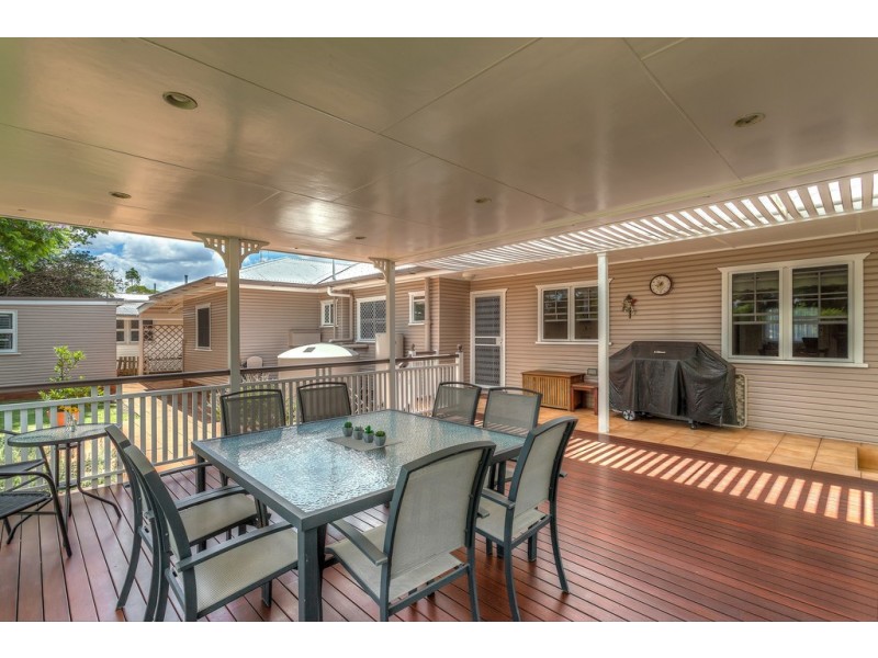 2 Stehn Street, Harristown QLD 4350