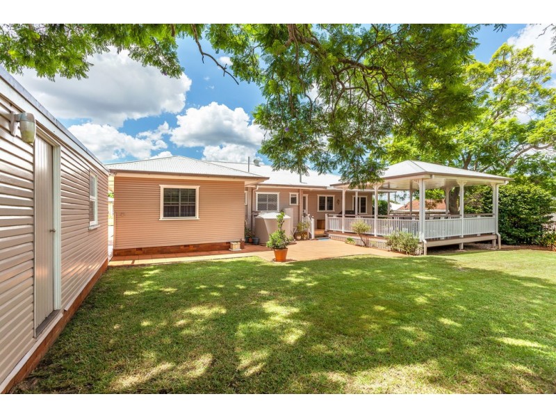 2 Stehn Street, Harristown QLD 4350
