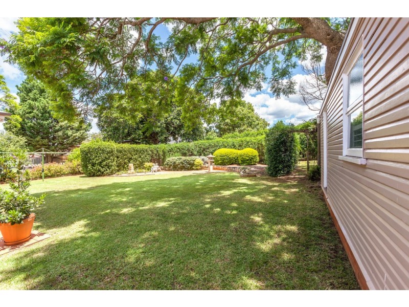 2 Stehn Street, Harristown QLD 4350