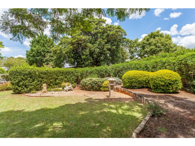 2 Stehn Street, Harristown QLD 4350