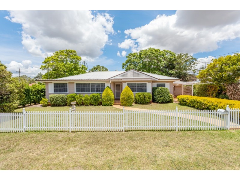 2 Stehn Street, Harristown QLD 4350