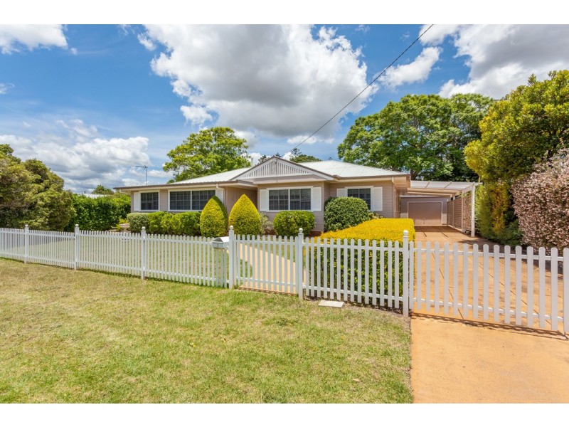 2 Stehn Street, Harristown QLD 4350