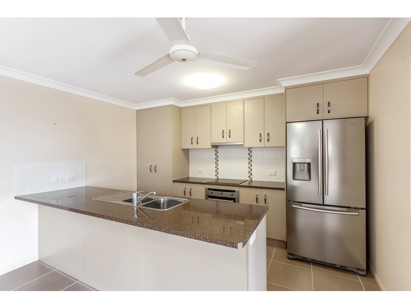 1 Grandslam Street, Glenvale QLD 4350