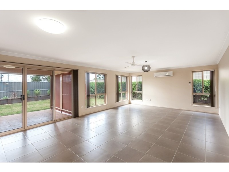1 Grandslam Street, Glenvale QLD 4350