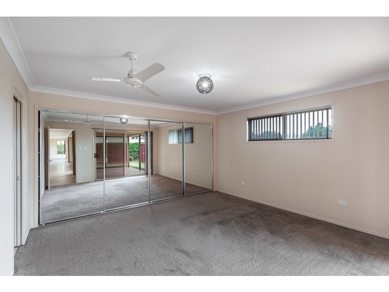 1 Grandslam Street, Glenvale QLD 4350