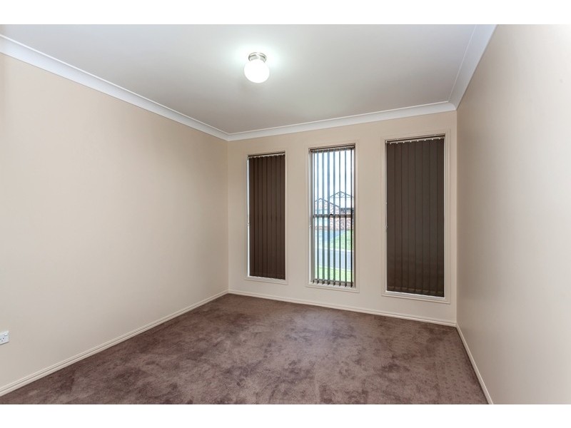 1 Grandslam Street, Glenvale QLD 4350