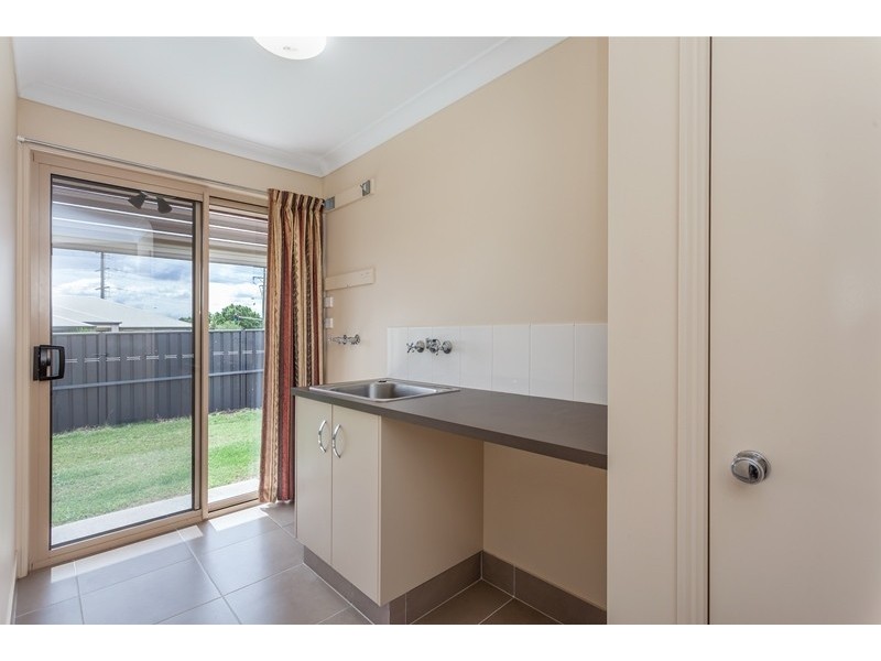 1 Grandslam Street, Glenvale QLD 4350