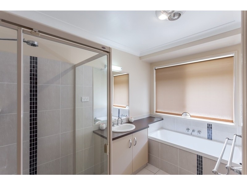 1 Grandslam Street, Glenvale QLD 4350