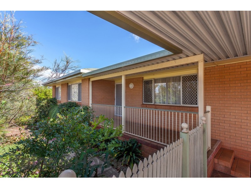 135 Drayton Road, Harristown QLD 4350