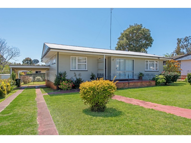 7 Hanlon Street, Newtown QLD 4350