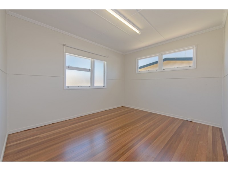 7 Hanlon Street, Newtown QLD 4350