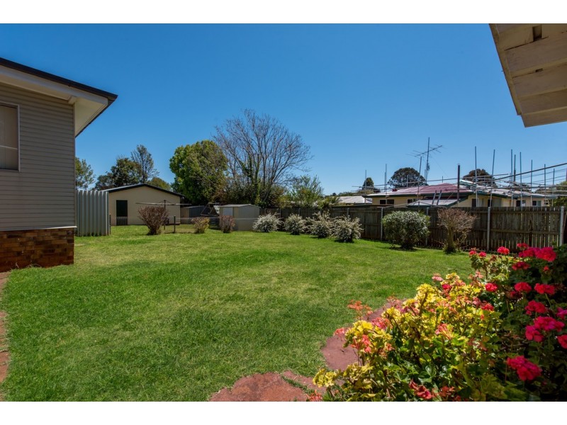 7 Hanlon Street, Newtown QLD 4350