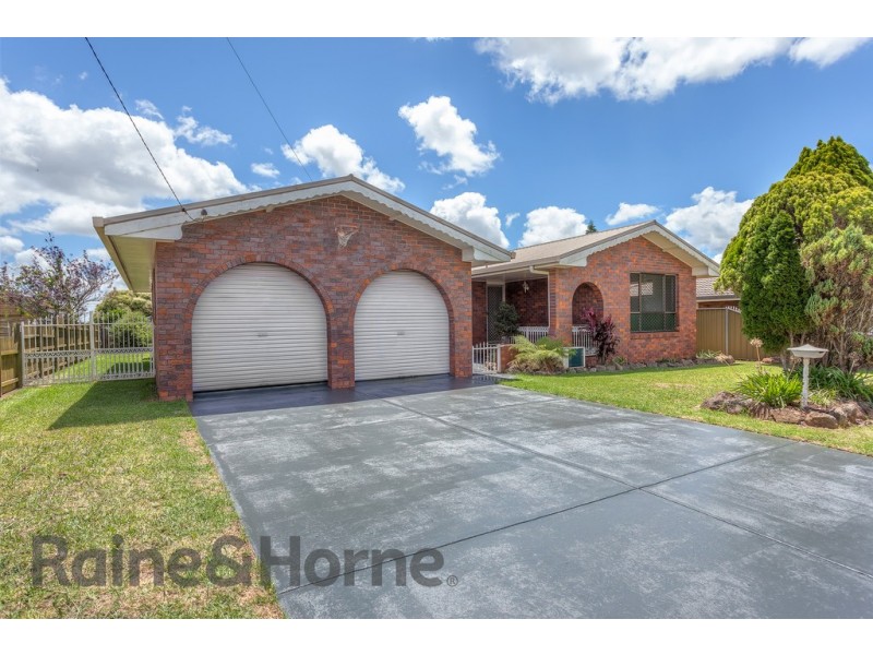 3 Camellia Court, Darling Heights QLD 4350