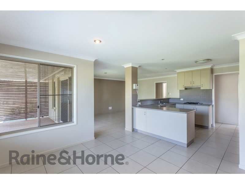 2 Walls Drive, Kearneys Spring QLD 4350