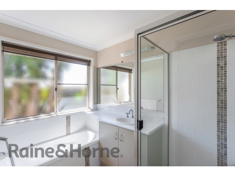 2 Walls Drive, Kearneys Spring QLD 4350