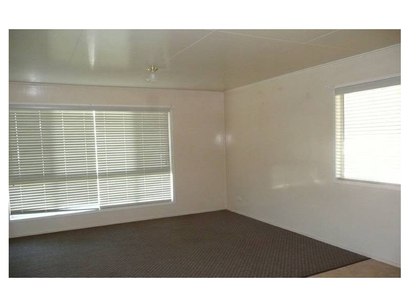 32 Milligan Street, Oakey QLD 4401