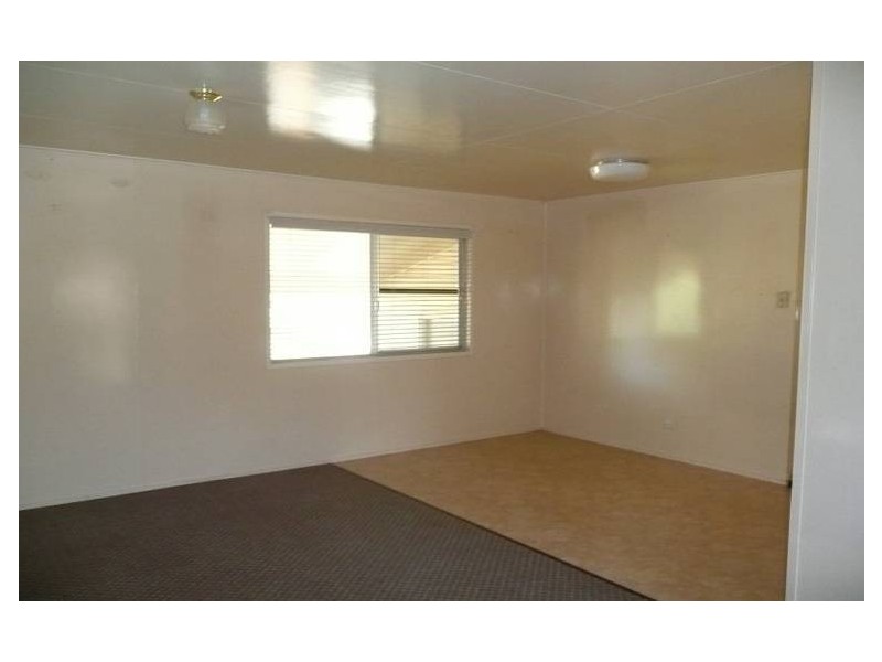 32 Milligan Street, Oakey QLD 4401