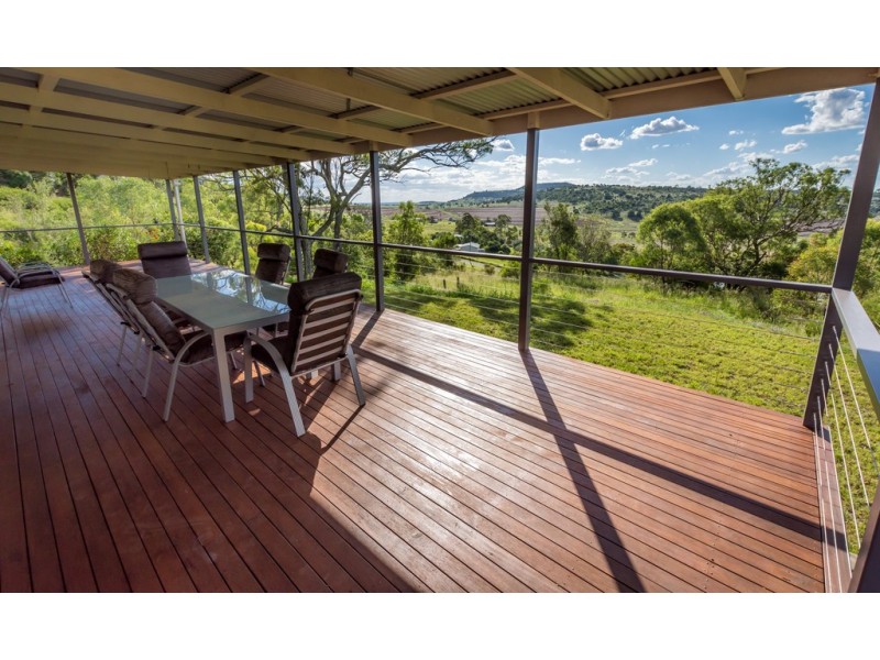 4 Moseley Road, Glencoe QLD 4352