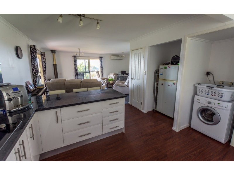 4 Moseley Road, Glencoe QLD 4352