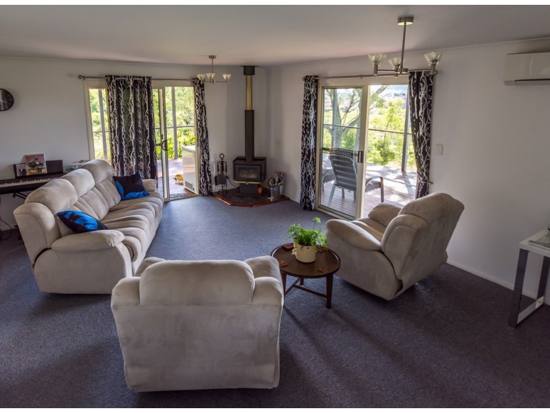 4 Moseley Road, Glencoe QLD 4352