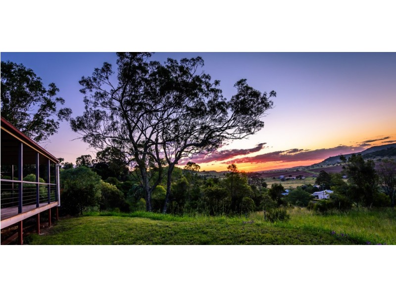 4 Moseley Road, Glencoe QLD 4352