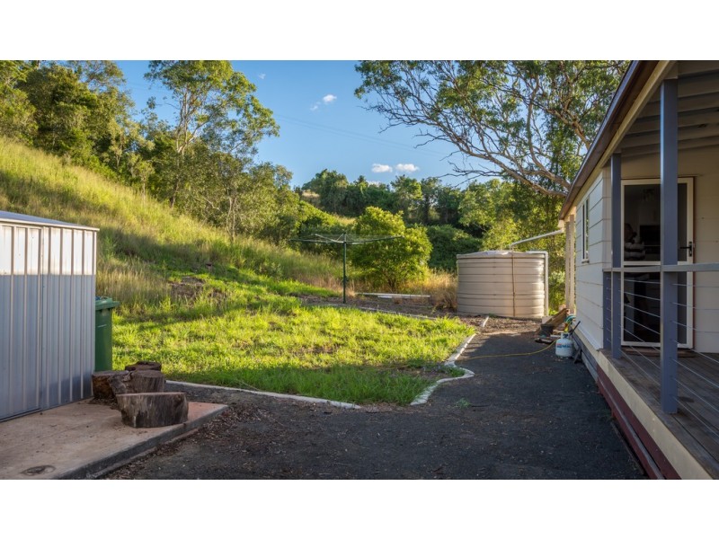 4 Moseley Road, Glencoe QLD 4352