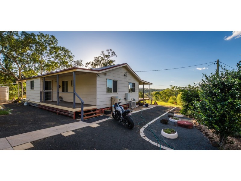 4 Moseley Road, Glencoe QLD 4352