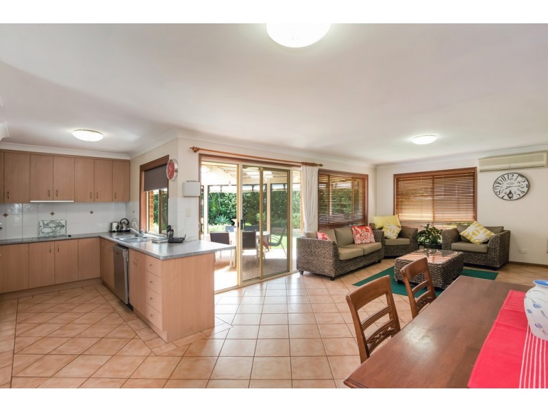 11 Chelwyn Street, Middle Ridge QLD 4350